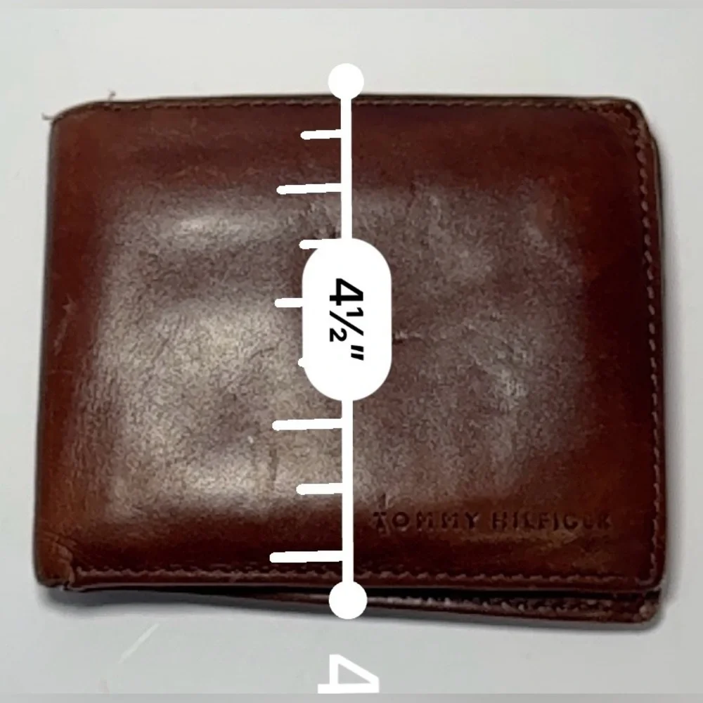 Tommy Hilfiger vintage Men's Brown Leather Passcase Double Billfold